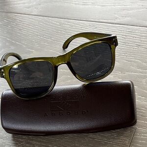 New in case Joseph Abboud Mens Sunglasses-Olive Crystal Square Full Rim Frame